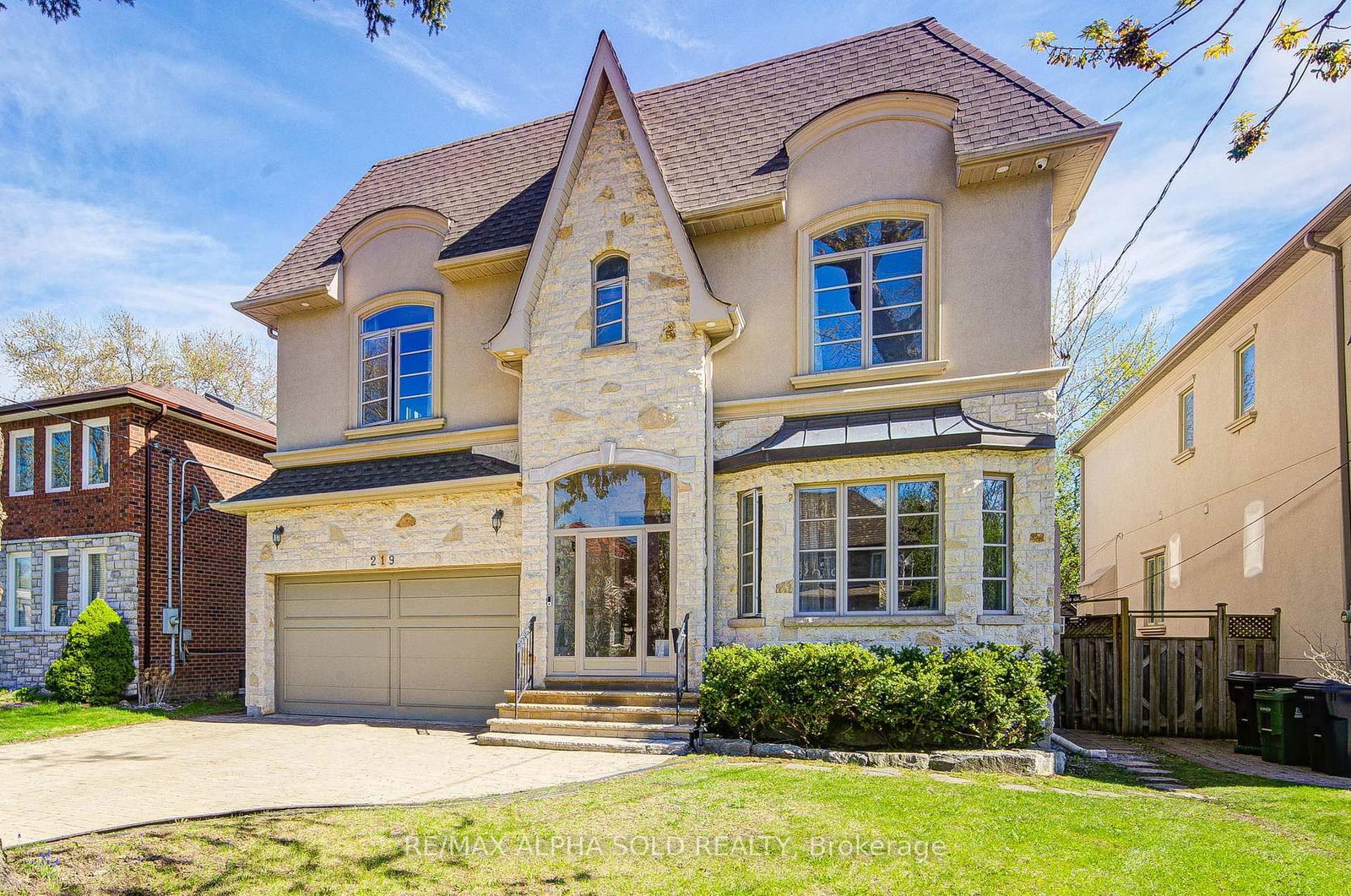 Detached House for sale at 219 Greenfield Avenue, Toronto, Willowdale East, M2N 3E2 - MLS: C12140597