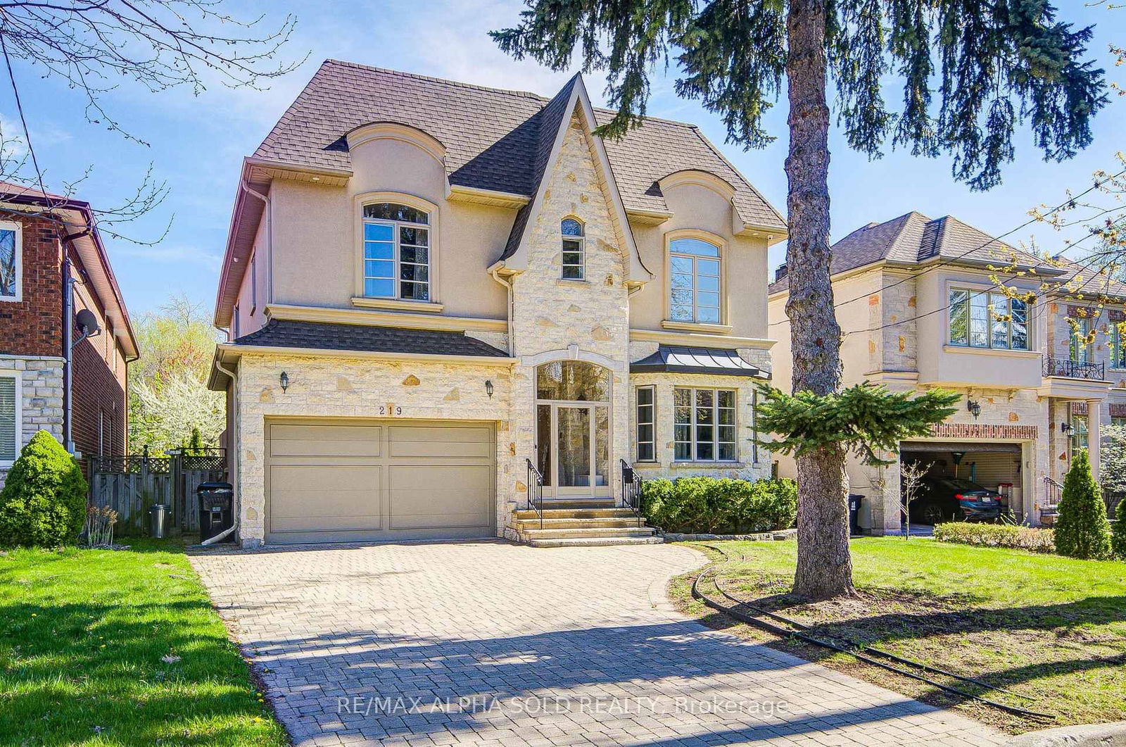 Detached House for sale at 219 Greenfield Avenue, Toronto, Willowdale East, M2N 3E2 - MLS: C12140597