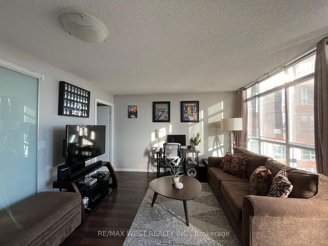 1713 - 38 Joe Shuster Way