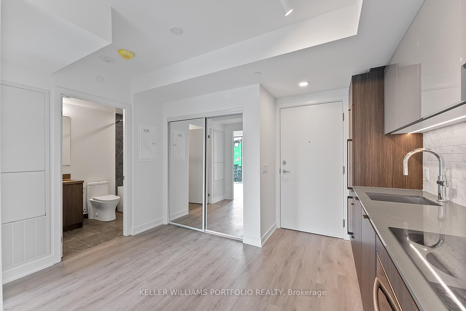 252 Church Street, Unit 1116 - Photo 6