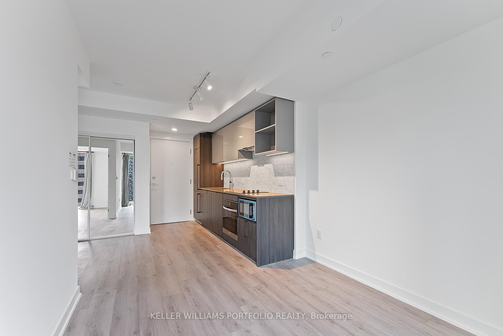 252 Church Street, Unit 1116 - Photo 8