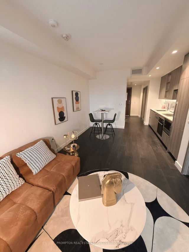 1810 - 95 MCMAHON Drive
