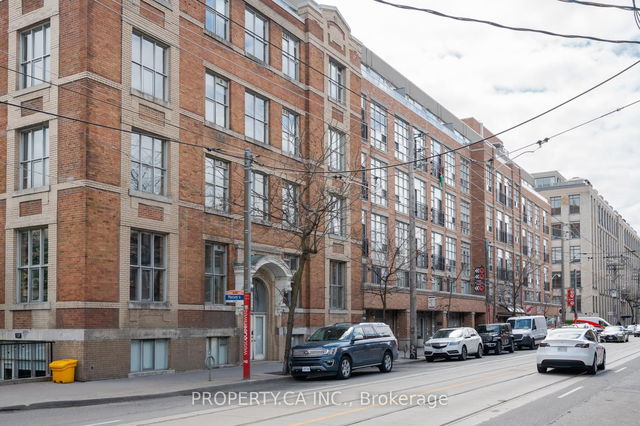 317 - 955 Queen Street