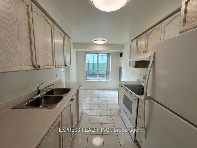 215 - 39 Pemberton Avenue