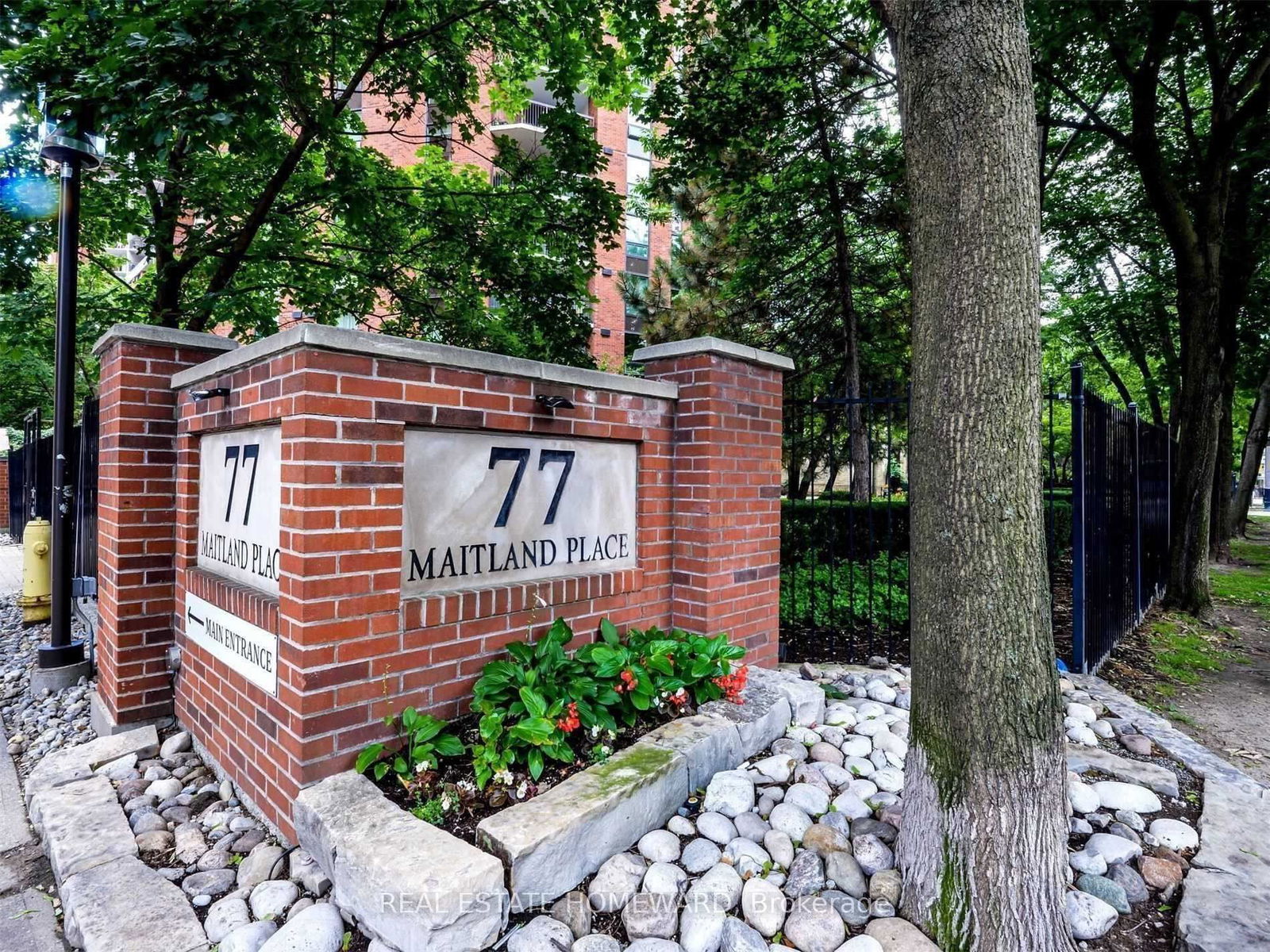 Condo for sale at 621-77 Maitland Place, Toronto, Cabbagetown-South St. James Town, M4Y 2V6 - MLS: C12141787