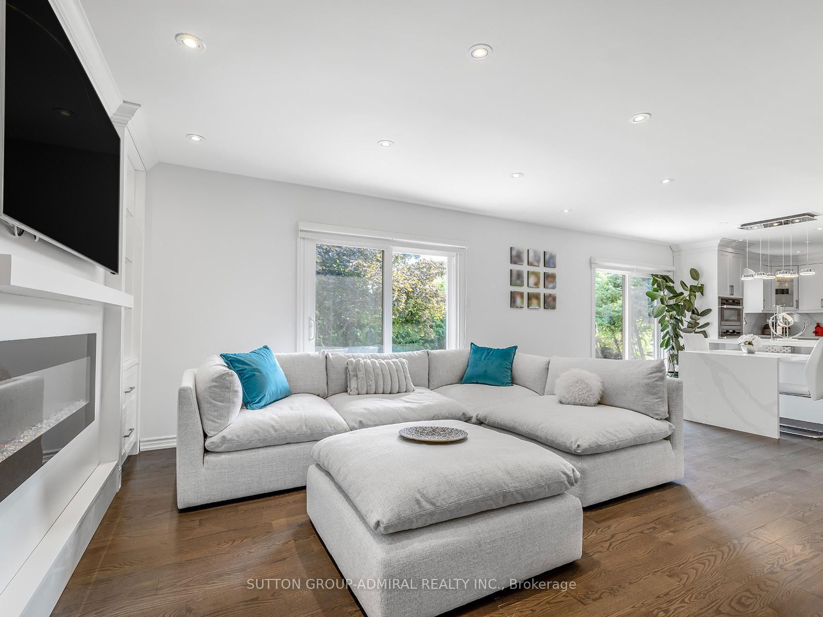 Detached House for sale at 19 Nevada Avenue, Toronto, Newtonbrook East, M2M 3N9 - MLS: C12141800