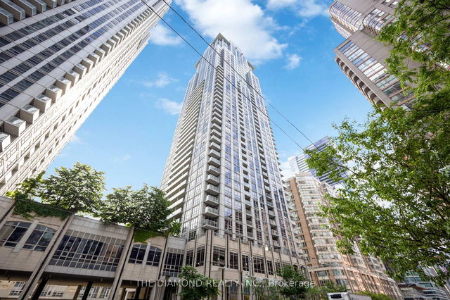206 - 761 Bay Street