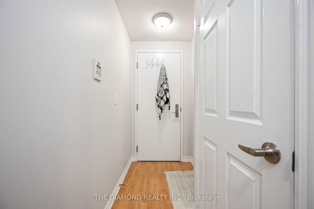 206 - 761 Bay Street