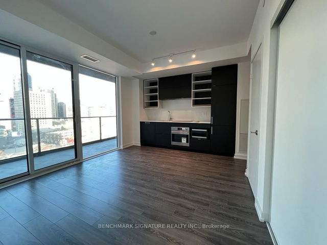 1001 - 20 Edward Street