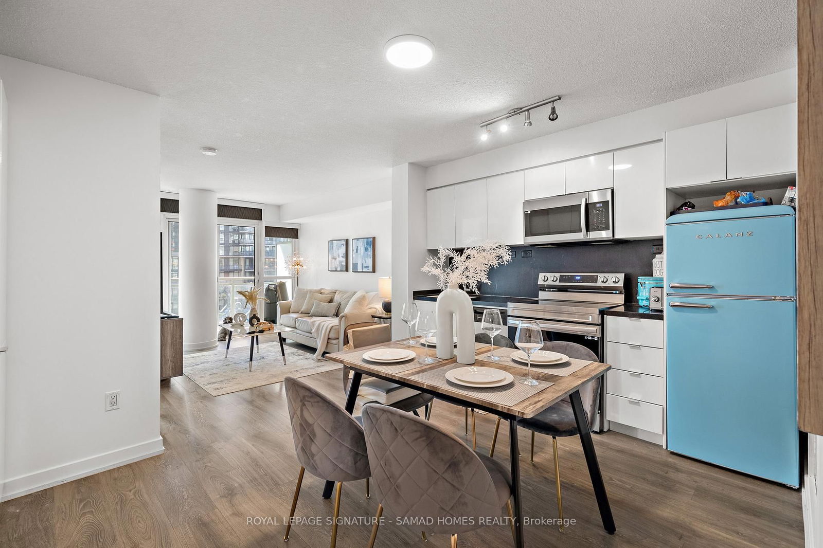 Condo for sale at 952-10 Capreol Court, Toronto, Waterfront Communities C1, M5V 4B3 - MLS: C12142102