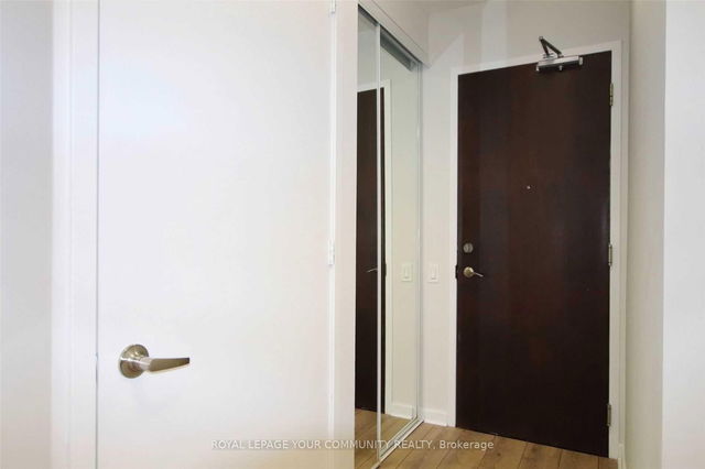 1409 - 85 Bloor Street