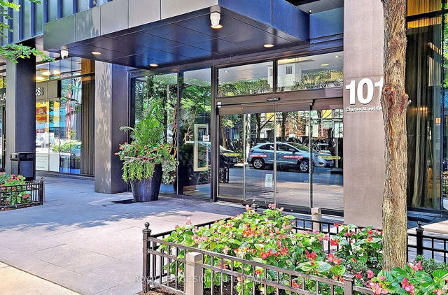 4911 - 101 Charles Street