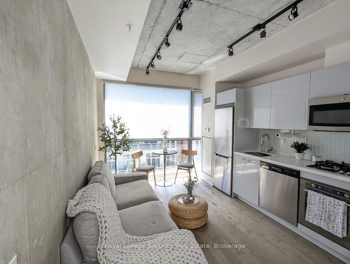 Condo for sale at 816-39 Brant Street, Toronto, Waterfront Communities C1, M5V 0M8 - MLS: C12142599
