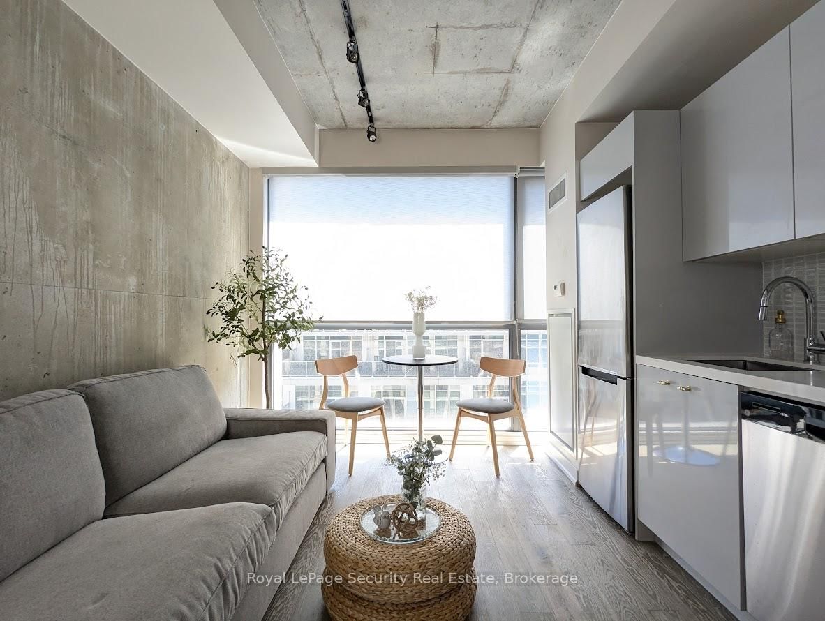 Condo for sale at 816-39 Brant Street, Toronto, Waterfront Communities C1, M5V 0M8 - MLS: C12142599
