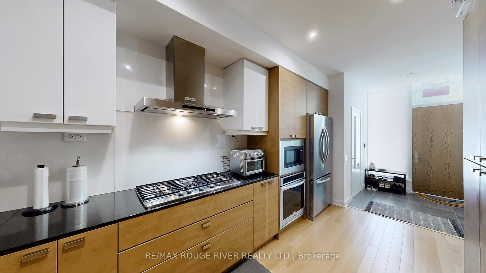 121 Mcmahon Drive, Unit TH15 - Photo 12