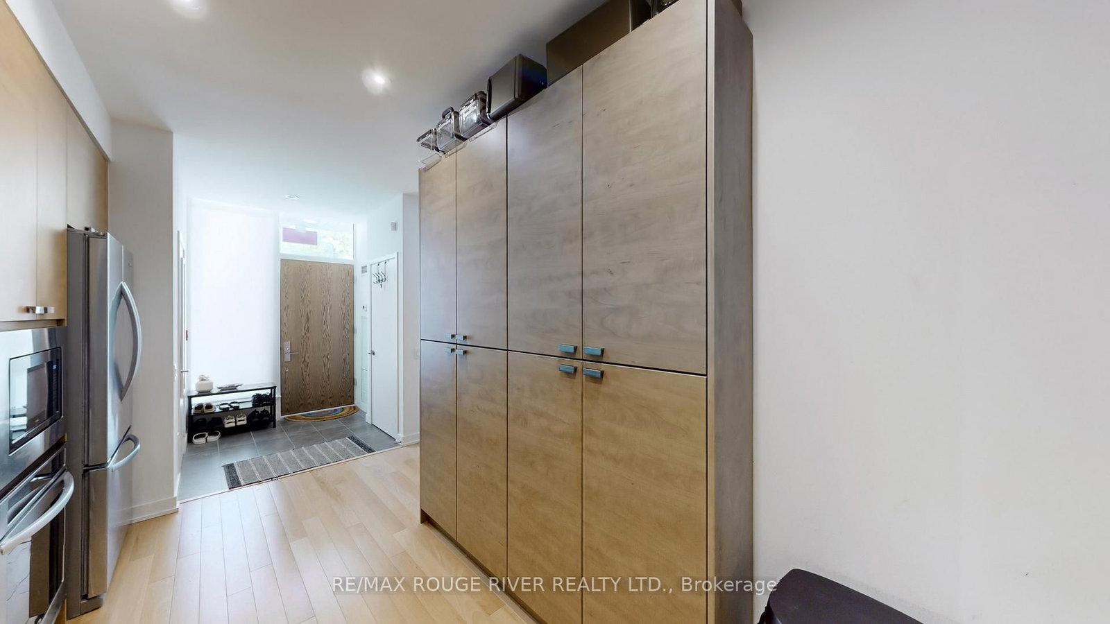 121 Mcmahon Drive, Unit TH15 - Photo 13