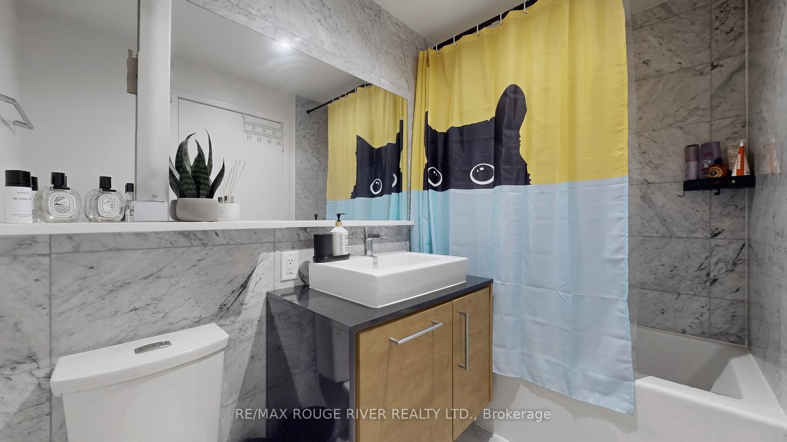 121 Mcmahon Drive, Unit TH15 - Photo 20