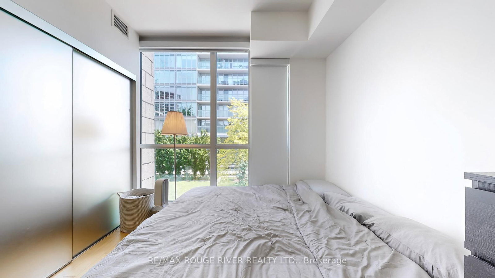 121 Mcmahon Drive, Unit TH15 - Photo 21