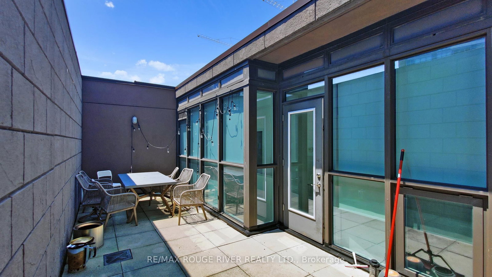 121 Mcmahon Drive, Unit TH15 - Photo 32