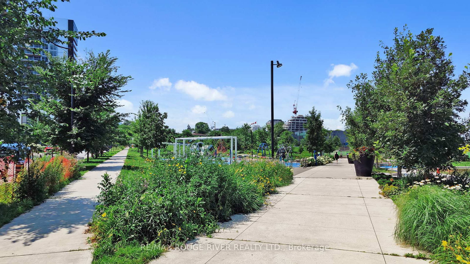 121 Mcmahon Drive, Unit TH15 - Photo 36