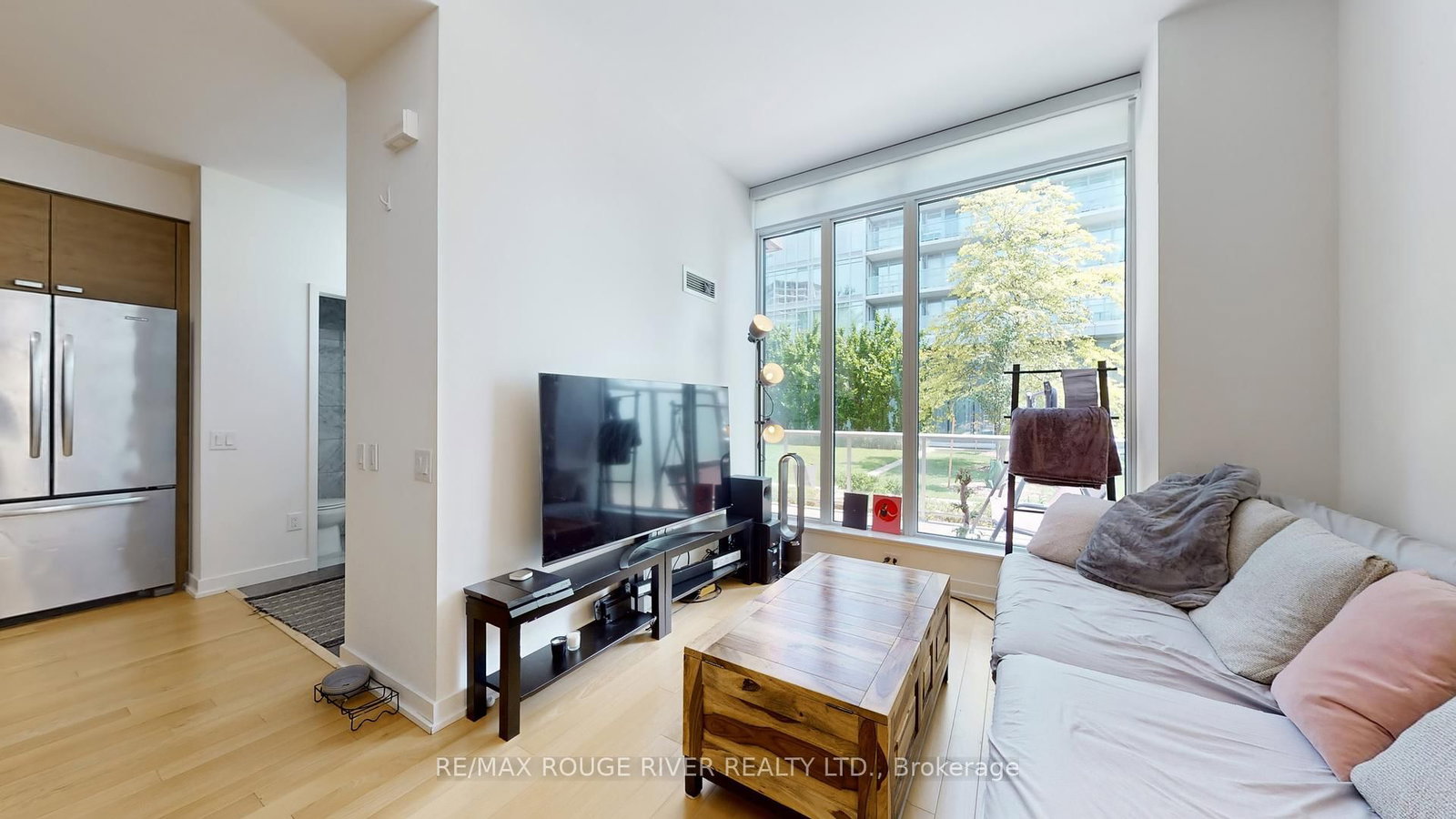 121 Mcmahon Drive, Unit TH15 - Photo 6