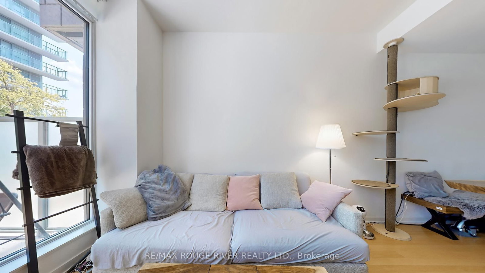 121 Mcmahon Drive, Unit TH15 - Photo 7