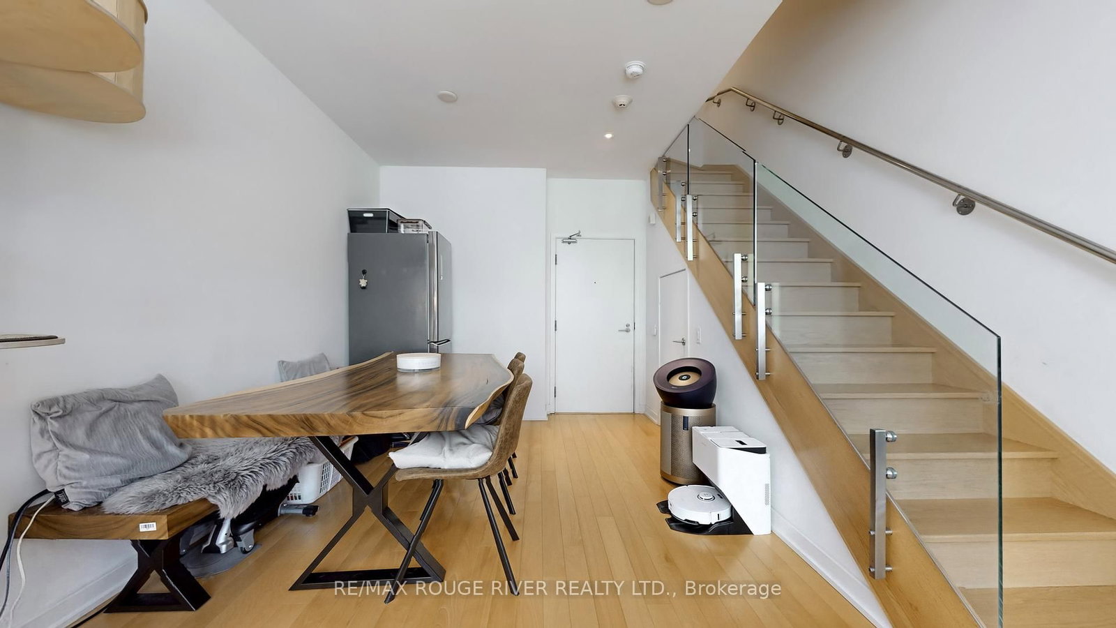 121 Mcmahon Drive, Unit TH15 - Photo 9