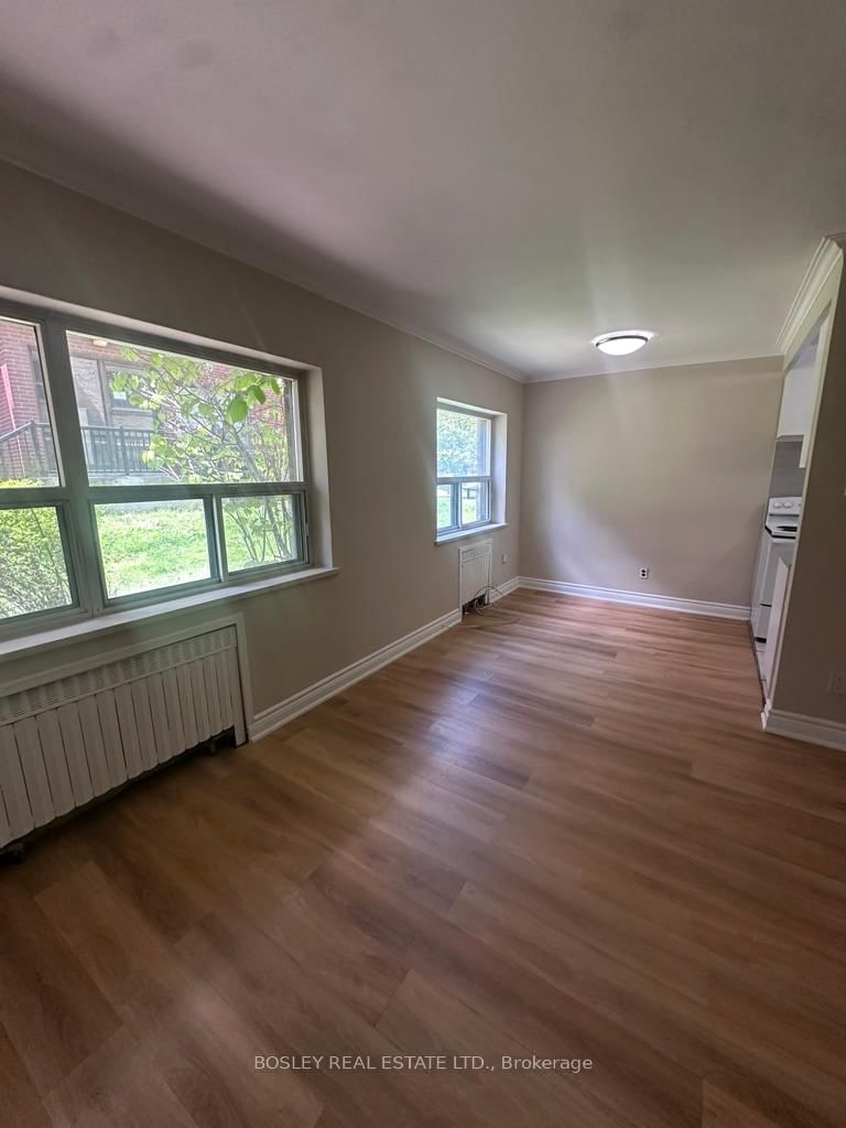 home for lease on 101-970 Eglinton Avenue E