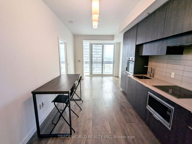 4212 - 8 Eglinton Avenue