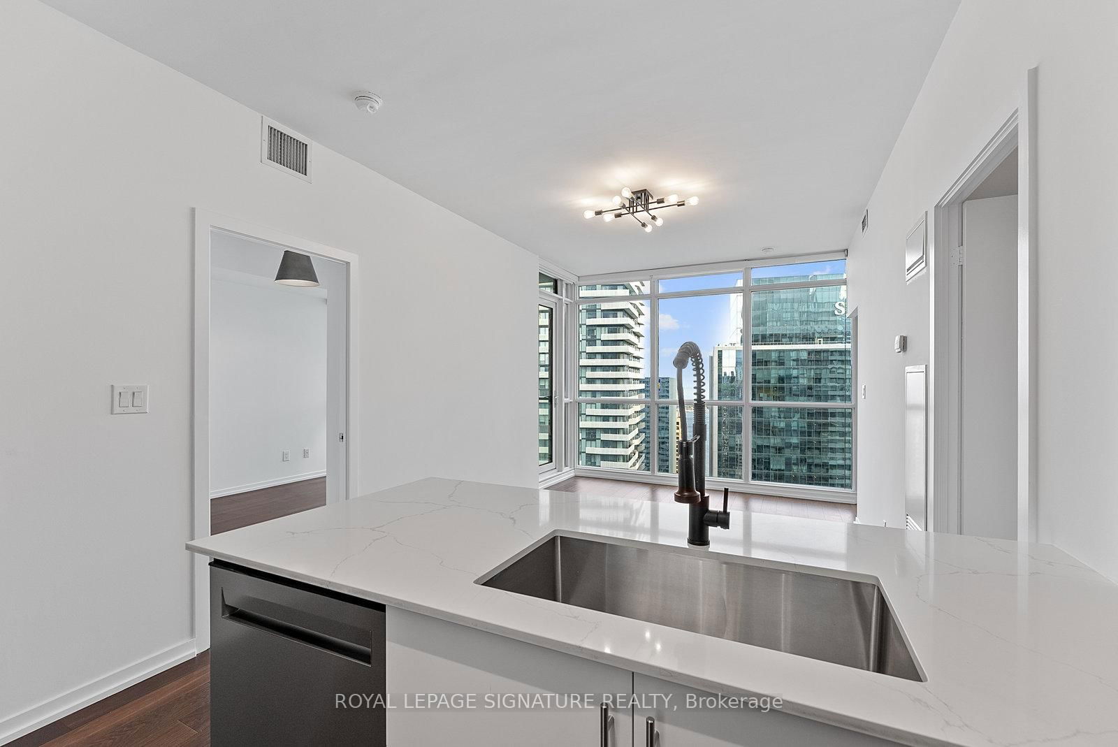 Condo for sale at 4101-65 Bremner Boulevard, Toronto, Waterfront Communities C1, M5V 0A1 - MLS: C12142918