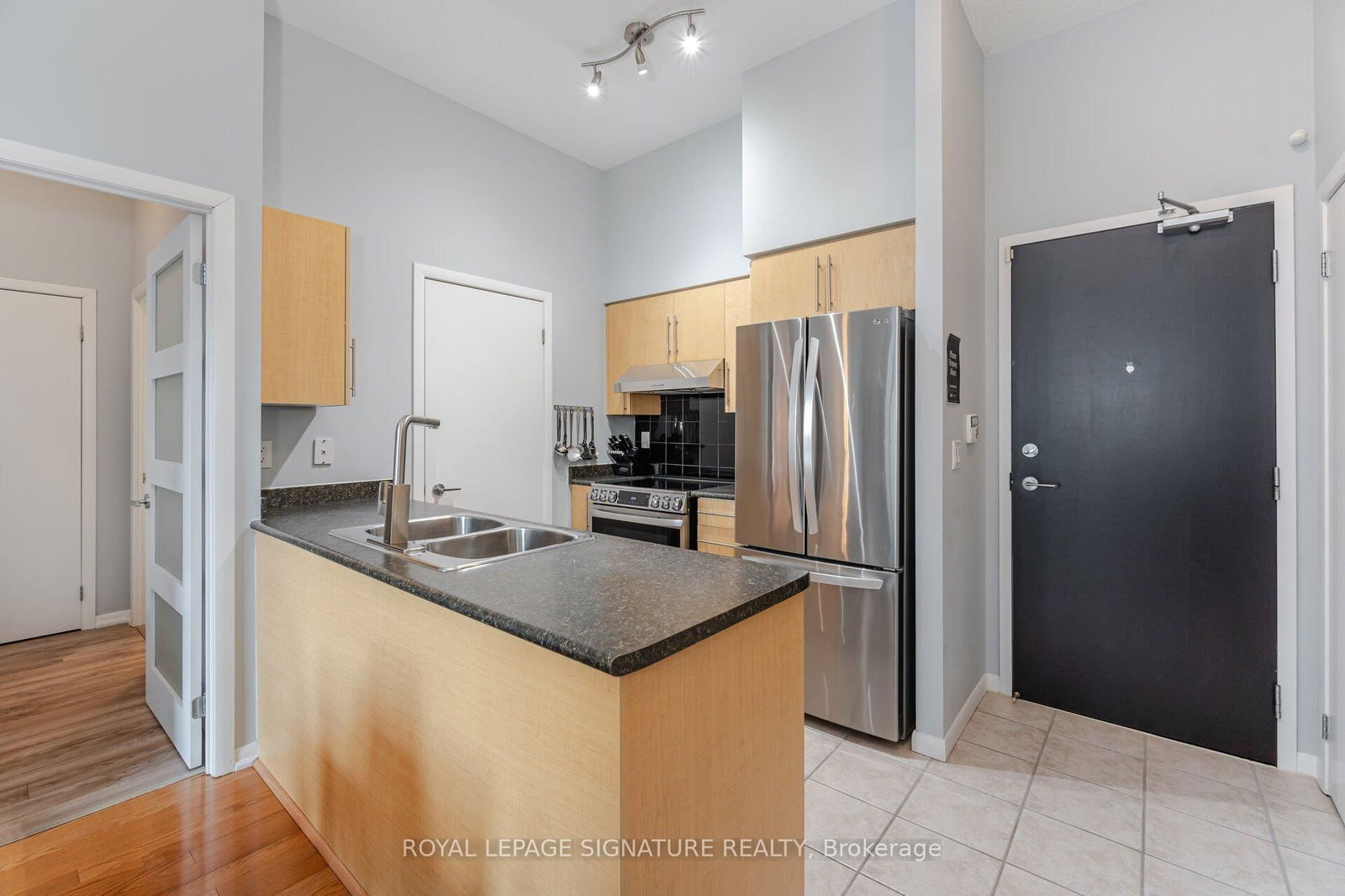 Condo for sale at 122-231 Fort York Boulevard, Toronto, Niagara, M5V 1B2 - MLS: C12142932