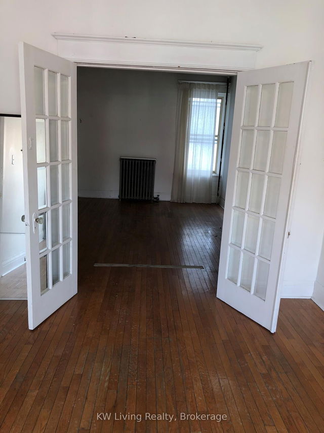 2/F - 543 College Street
