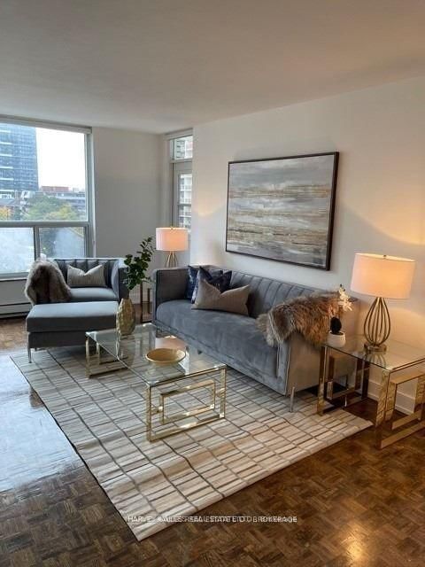 home for lease on 301-133 Erskine Avenue