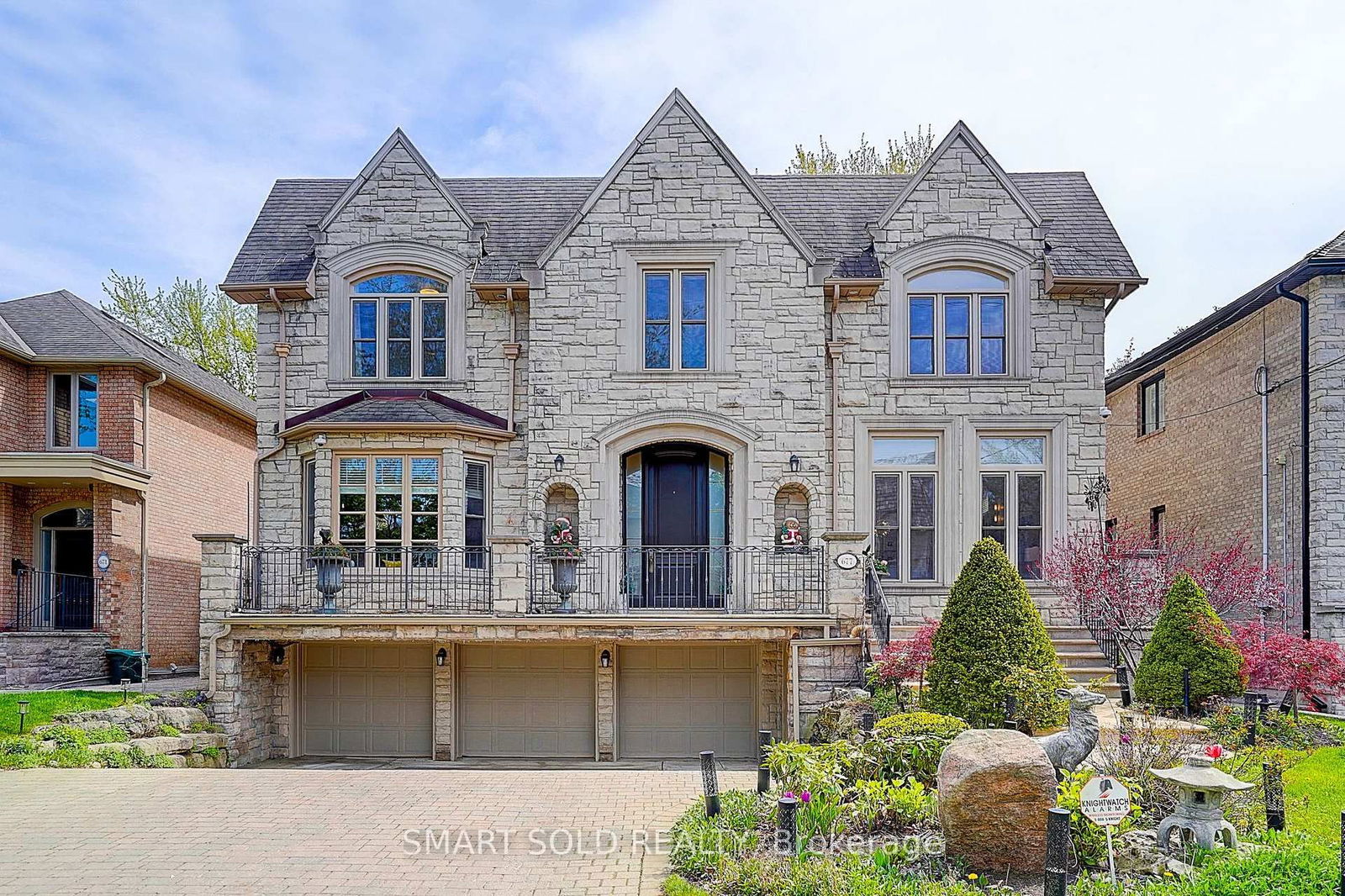 Detached House for sale at 677 Woburn Avenue, Toronto, Bedford Park-Nortown, M5M 1M2 - MLS: C12143413
