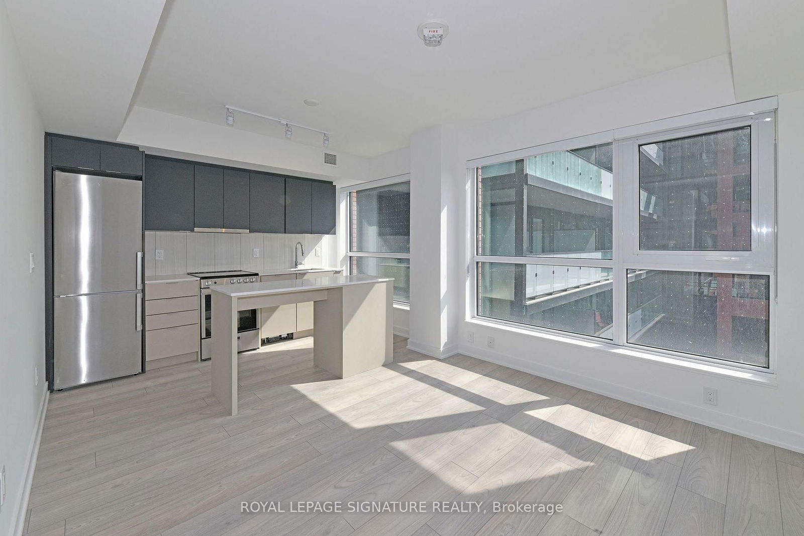 Condo for lease at 319-8 Tippett Road, Toronto, Clanton Park, M3H 0E7 - MLS: C12143444