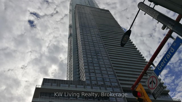 1814 - 386 Yonge Street