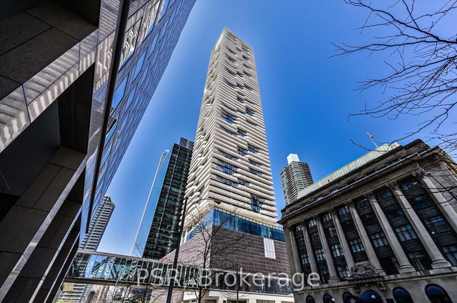 2409 - 88 Harbour Street