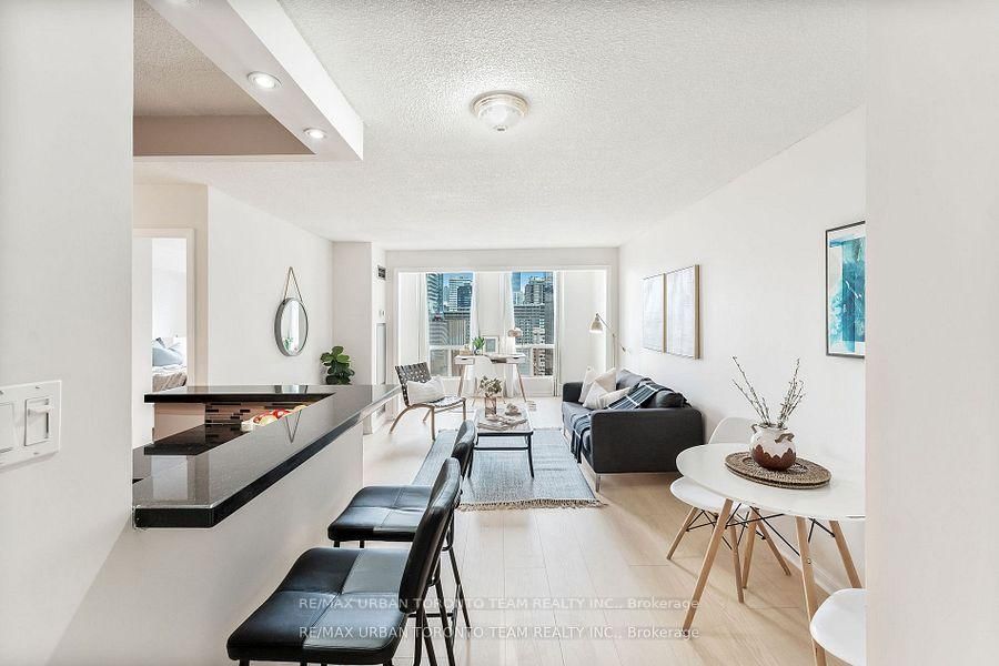 Condo for sale at 1905-25 Grenville Street, Toronto, Bay Street Corridor, M4Y 2X5 - MLS: C12144120