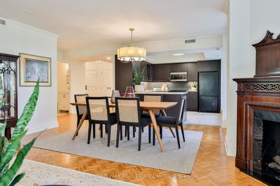 Unit 201 — 2 Lynwood Ave, Toronto - Casa Loma image-0-4