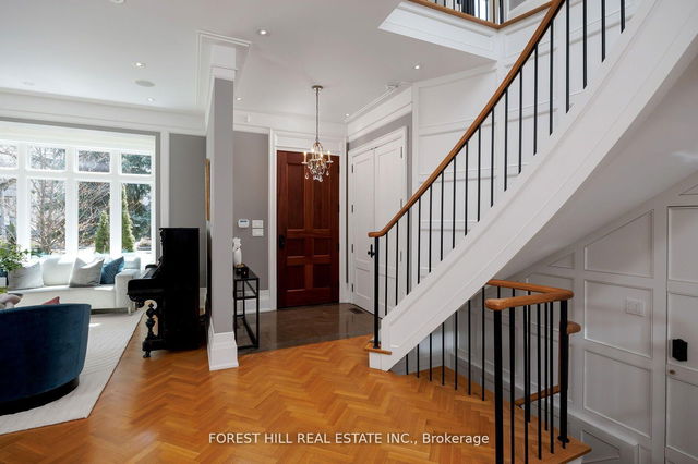 102 Chaplin Crescent