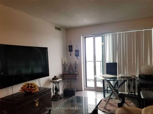 2002 - 5162 Yonge Street