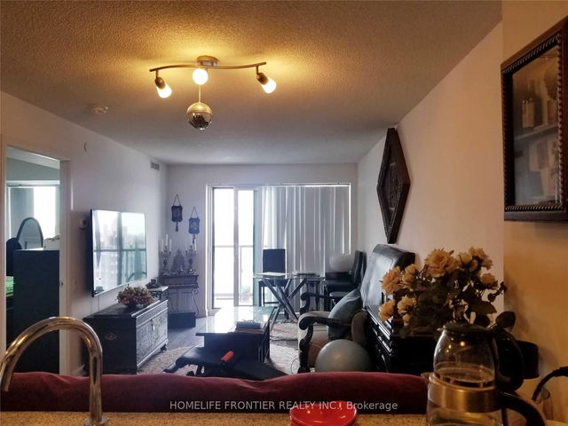 2002 - 5162 Yonge Street