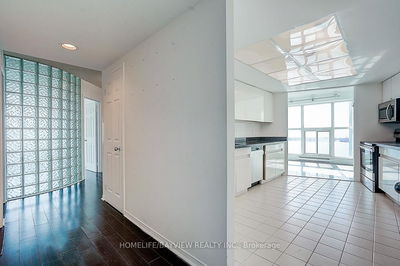 Unit 3106 — 99 Harbour Sq, Toronto - Waterfront Communities C1 image-0-3