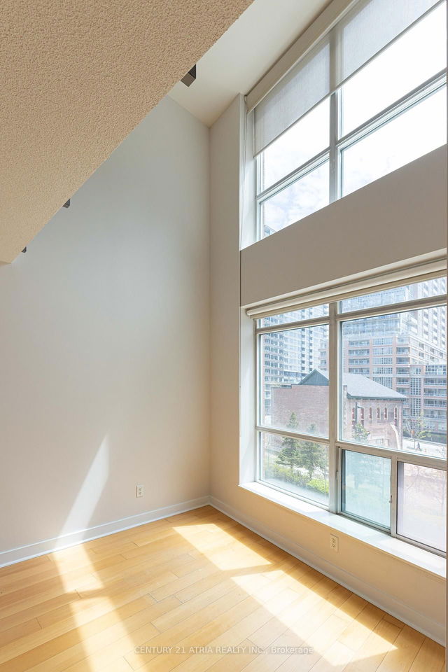 208 - 50 Lynn Williams Street