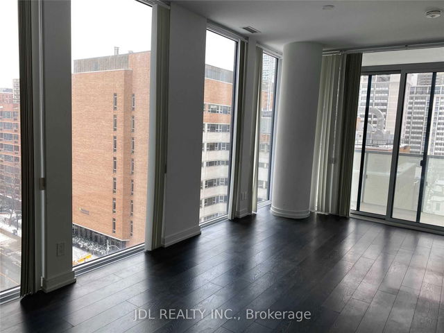704 - 28 Wellesley Street