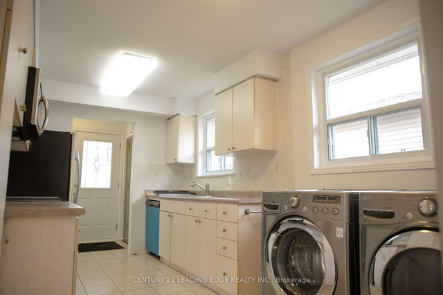23 Lesgay Crescent