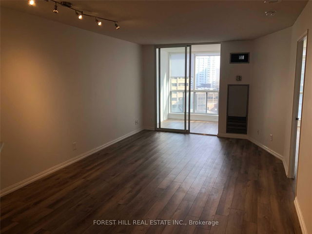 2212 - 24 Wellesley Street