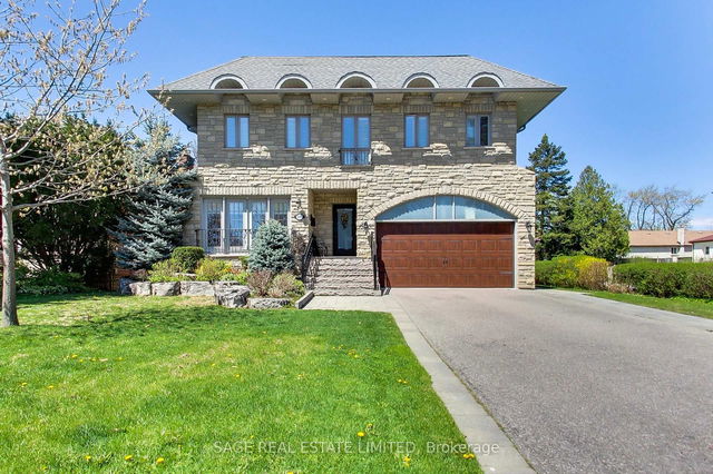 108 Madawaska Avenue