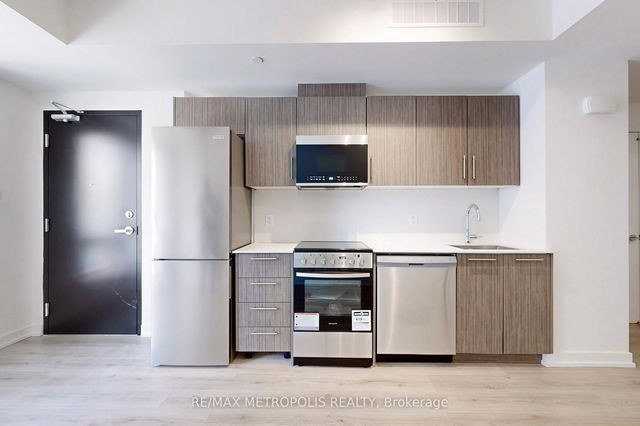 42 - 871 Sheppard Avenue
