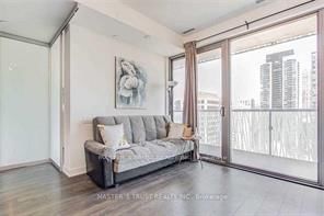 412 - 50 Charles Street